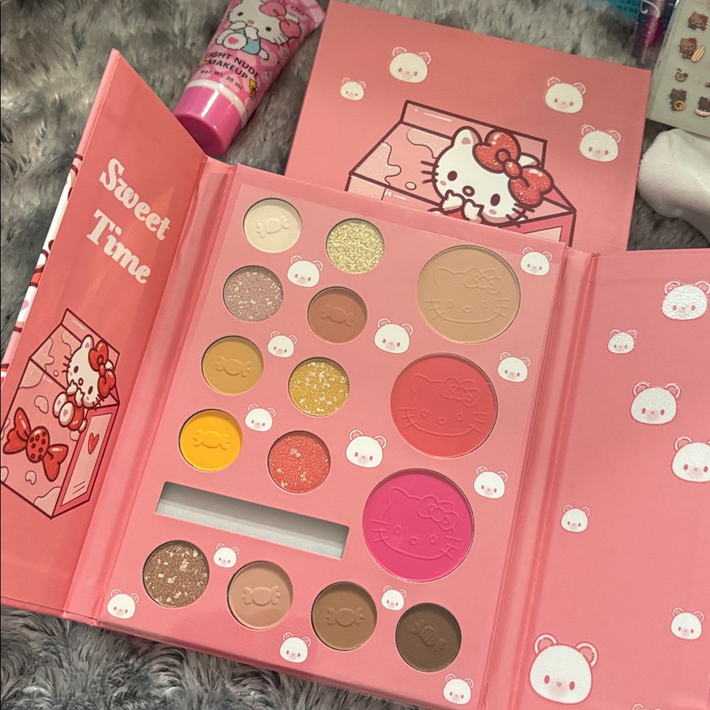 Hello Kitty Bundle - Picture 7 of 15